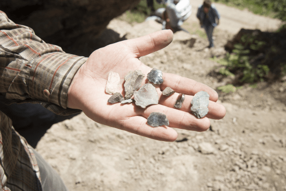 Koskarlı Mağarası'nda bulunan 13.000 yıllık obsidyen ve çakmaktaşı parçaları