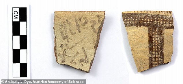 Geç Bronz Çağı alfabetik yazıt içeren çanak çömlek parçası