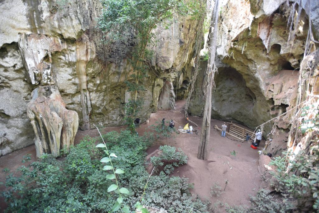 Dünyanın En Eski Cenazesinin bulunduğu mağara Penga-ya-Saidi
