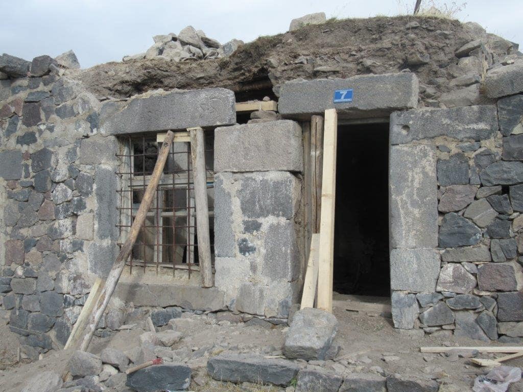 Hitit kralı IV. Tuthaliya döneminde kalma yazıt kapı yapımında kullanıldı