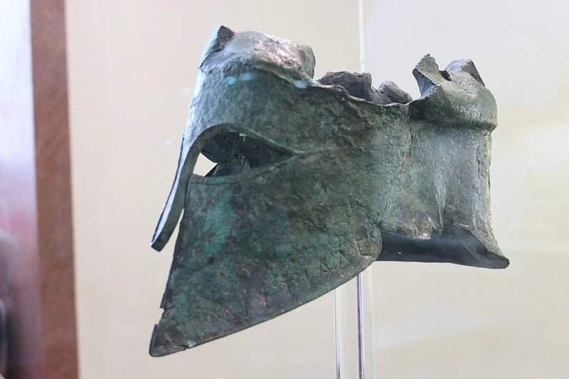 Miltiades'in Miğferi. Fotoğraf: Olympia Arkeoloji Müzesi/ Oren Rozen /Wikimedia Commons/