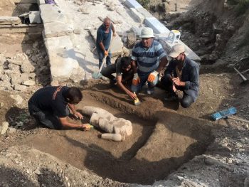 Aizanoi Antik Kenti kazısında 'Hygieia heykeli' bulundu
