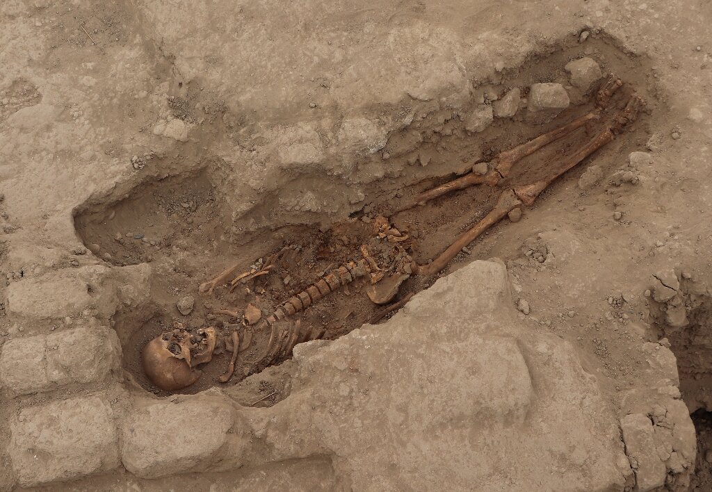 Lambayeque'deki antik bir tören alanında keşfedilen 29 insan kurban iskeleti