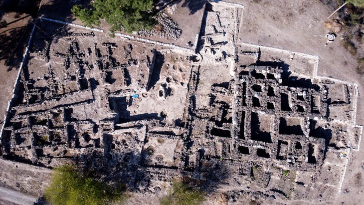 Tatarlı Höyük'te 4 bin yıllık çöp çukuru bulundu