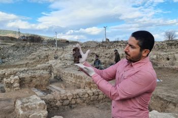 Karandeniz'in Zeugması'nda 1800 yıllık demir maske bulundu