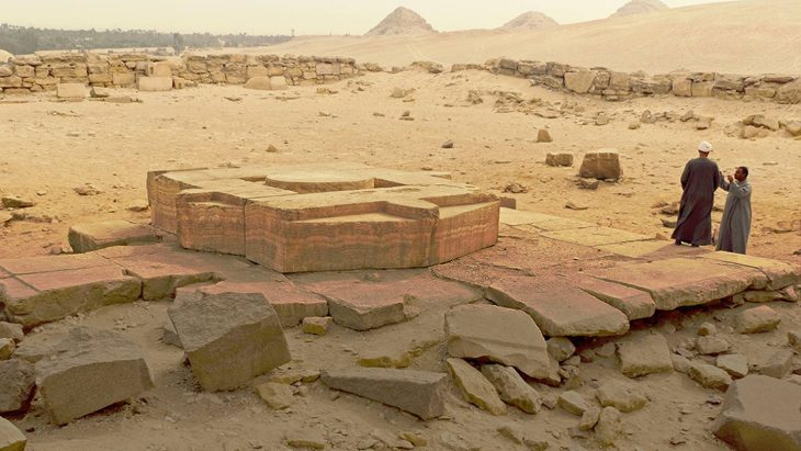 Mısır'da arkeologlar 4500 yıllık bir Güneş tapınağı keşfettiler.