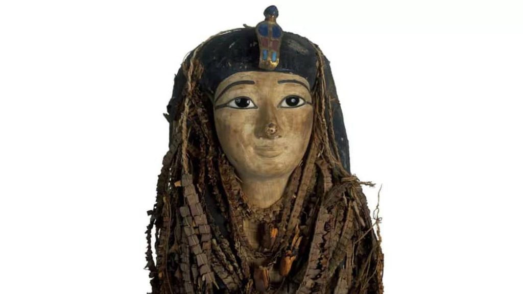 18. hanedan firavunu Amenhotep I'in süslü ahşap cenaze maskesi