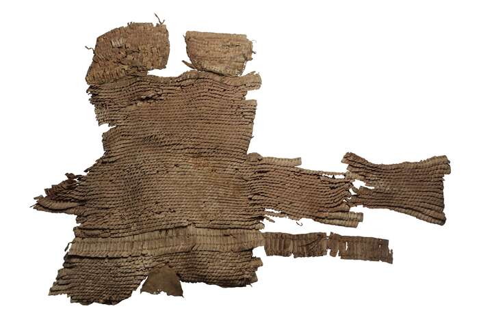 Asur tarzı pullu zırh Çin'de bir mezarda bulundu