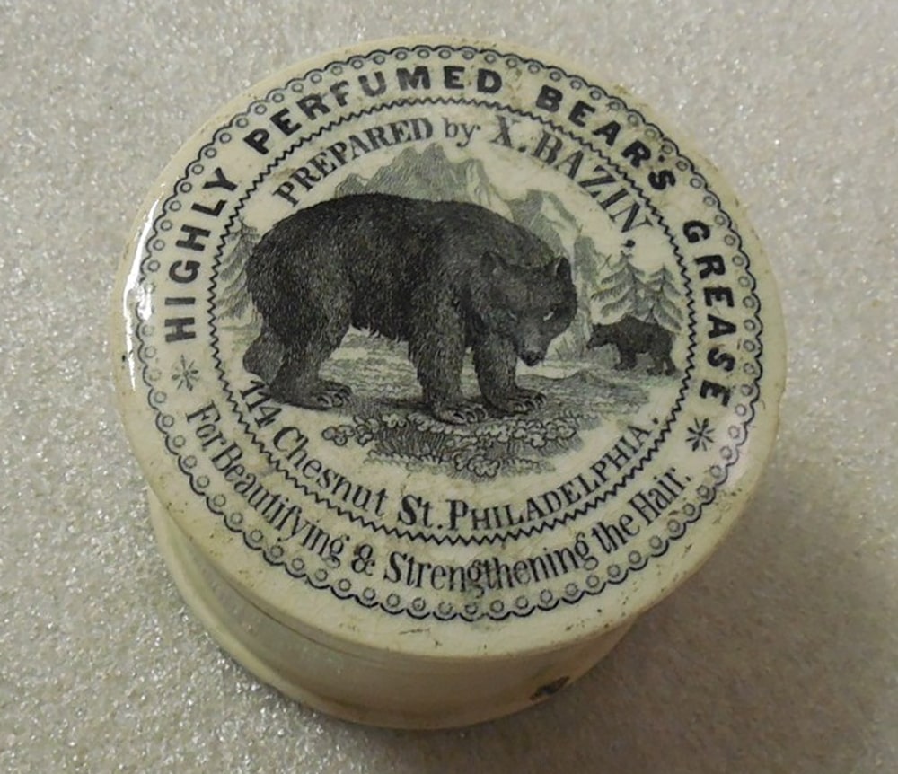 Pennsylvania Eyalet Müzesi, 1980'lerde Bear's Grease (Ayı yağı) kutusu satın aldı. Eser, 19. yüzyıl saç bakımı hakkında fikir veriyor.