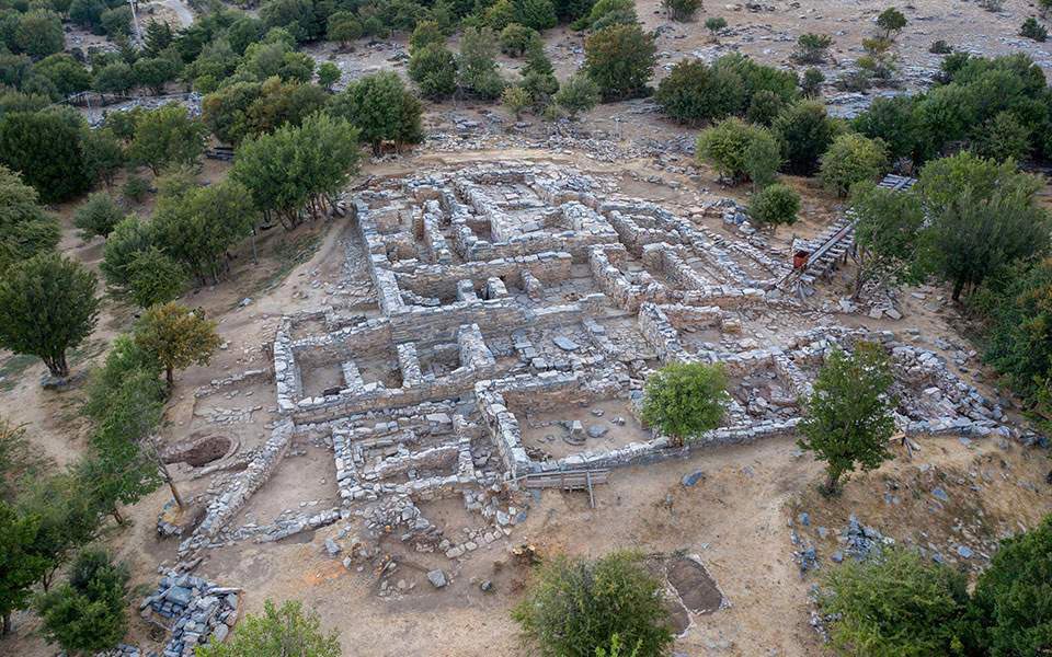 Kırk Yıldır Devam Eden Zominthos Minos Sarayı Kazısı Tamamlanmak Üzere