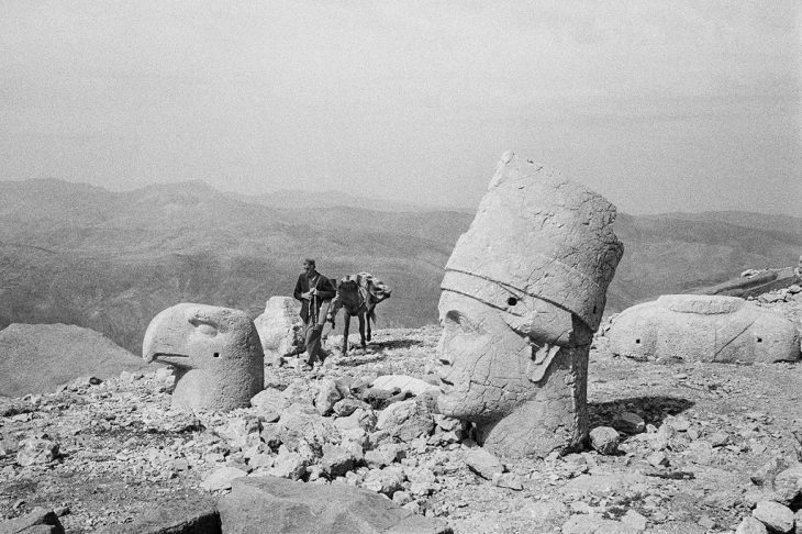 TARİH SİZE BAKIYOR Ara Güler Fotoğraflarında Arkeoloji