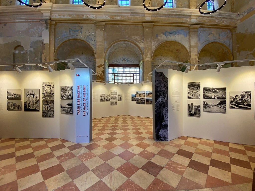 TARİH SİZE BAKIYOR Ara Güler Fotoğraflarında Arkeoloji sergisi