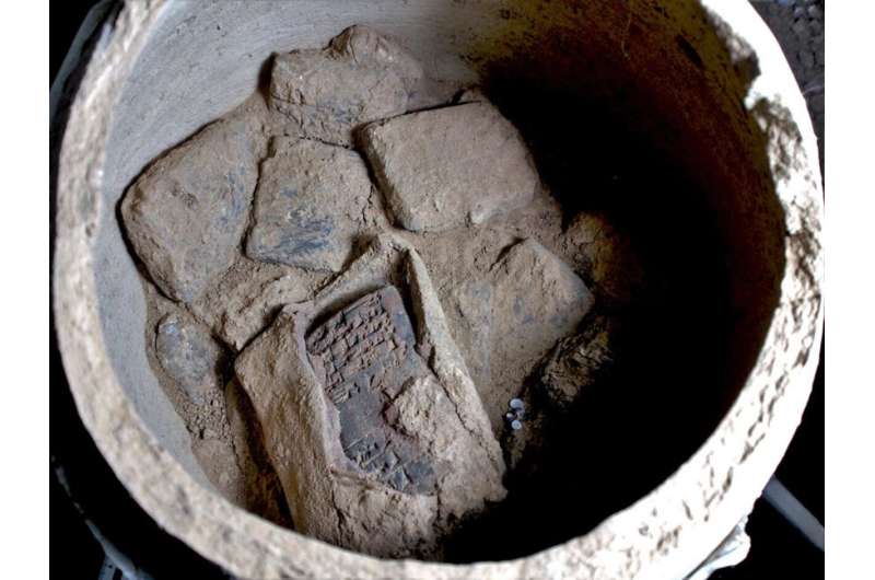 Zakhiku antik kentinde ortaya çıkarılan çivi yazılı tabletler