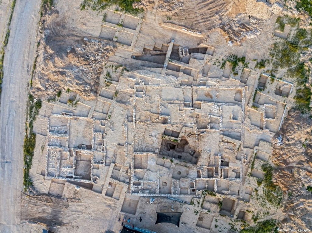İsrail'de Dünya'da bilinen en eski 1200 yıllık cami bulundu