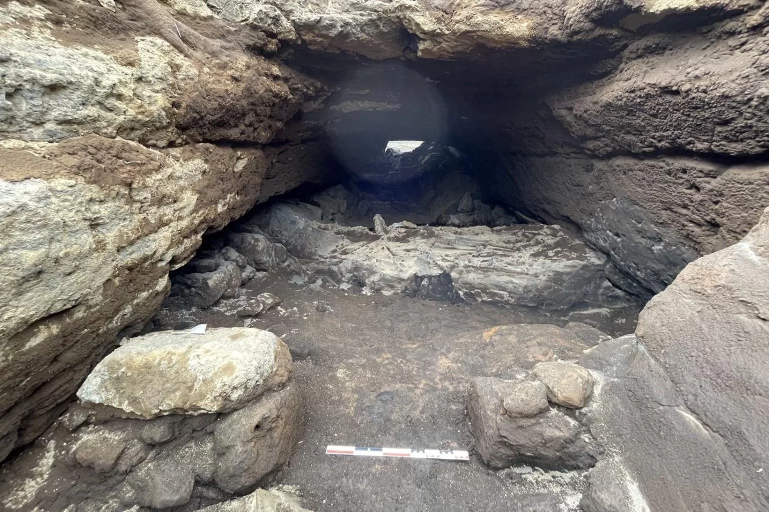 İzlanda'da insan yapımı Viking dönemi mağarası