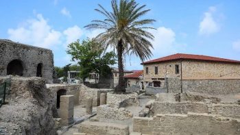 Side Antik Kenti kazılarında birçok tapınak alanı tespit edildi