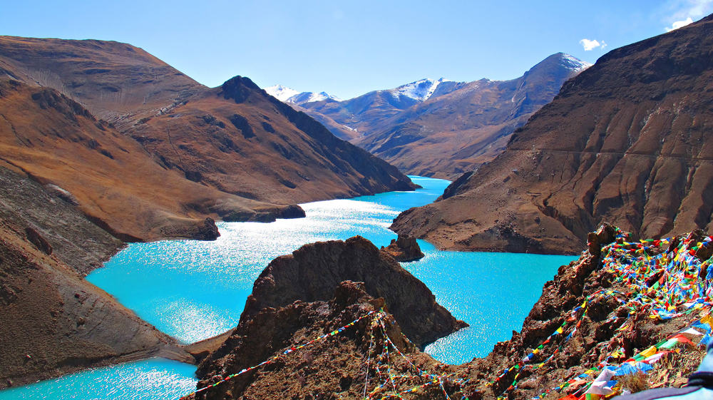 Küresel ısınma ile eriyen buzulların içinde yer alan mikroplar Tibet topraklarında yeniden can bulabilir.