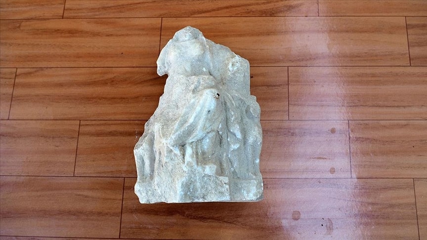 Antandros Antik Kenti'nde ortaya çıkarılan 2 bin 350 yıllık başı korunmamış halde bulunan Kibele Heykeli 
