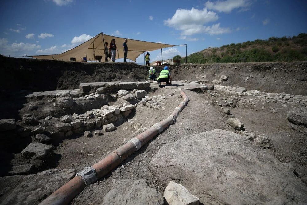 Daskyleion-ilk-Çağ-kentinde-ortaya-çıkarılan-2-bin-500-yıllık-içme-su-şebekesi