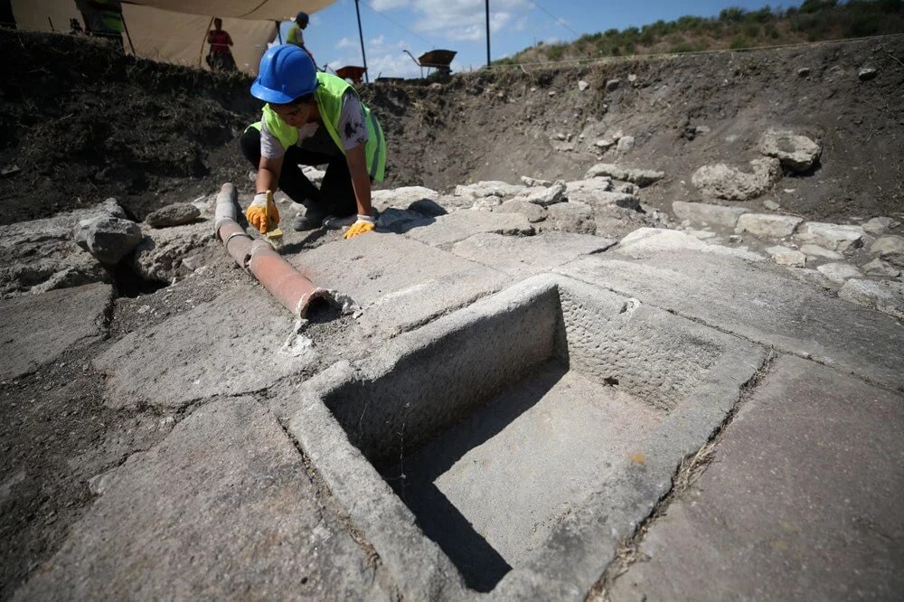 İlk-Çağ-kenti-Daskyleion-arkeolojik-kazılarda-M.-Ö.-4_ncü-yüzyıl-su-şebekesi-bulundu