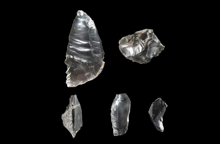 Neolitik Dönem insanları mezar taşı yerine kaya kristalleri kullandılar