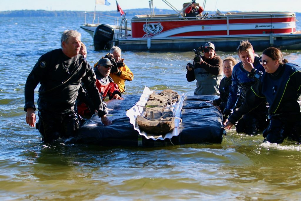 Deniz arkeoloğu Wisconsin Gölü'nde 3.000 yıllık kano keşfetti