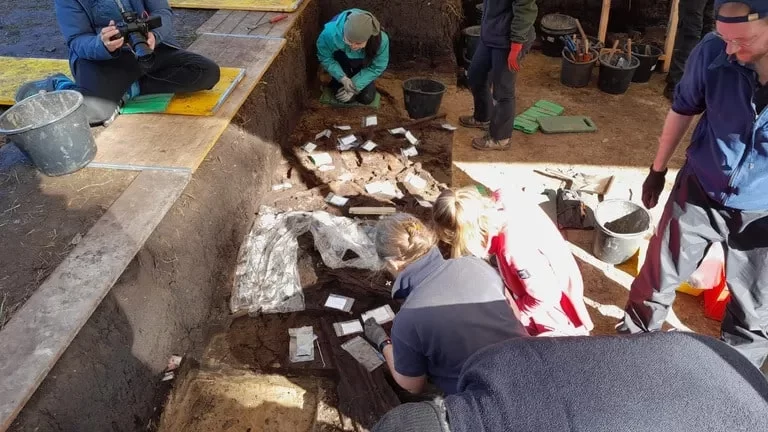 Arkeologlar, Kuzey Almanya'da bilinen en eski mezar alanını ortaya çıkardılar