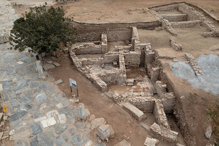 Efes Antik Kenti'nde 1400 yıllık Bizans dükkanları çıkarıldı