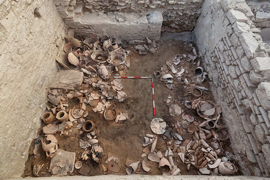 Efes Antik Kenti'nde bulunan çanak çömlek amfora parçaları