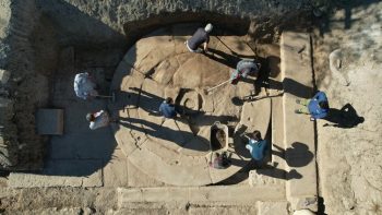 Aizanoi'de heyecanlandıran keşif; Roma dönemi yuvarlak planlı çeşme kalıntısı bulundu
