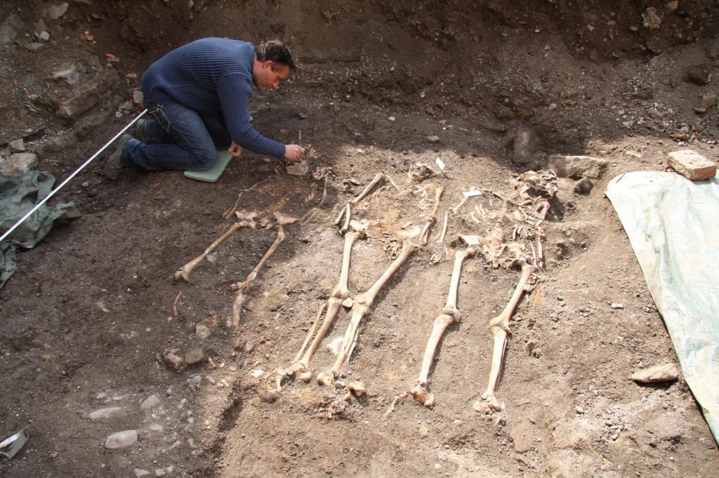Avrupa Orta Çağ Aşkenaz Yahudi mezarlığı kazısı
