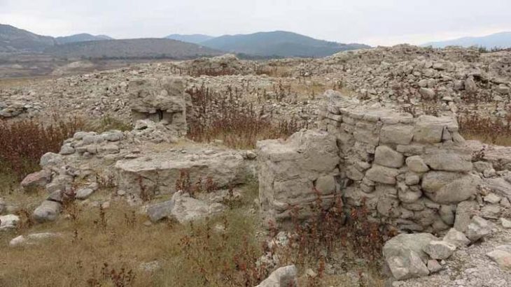 Sular çekilince Skepsis Antik Kenti'nin hamam ve kilise kalıntıları ortaya çıktı