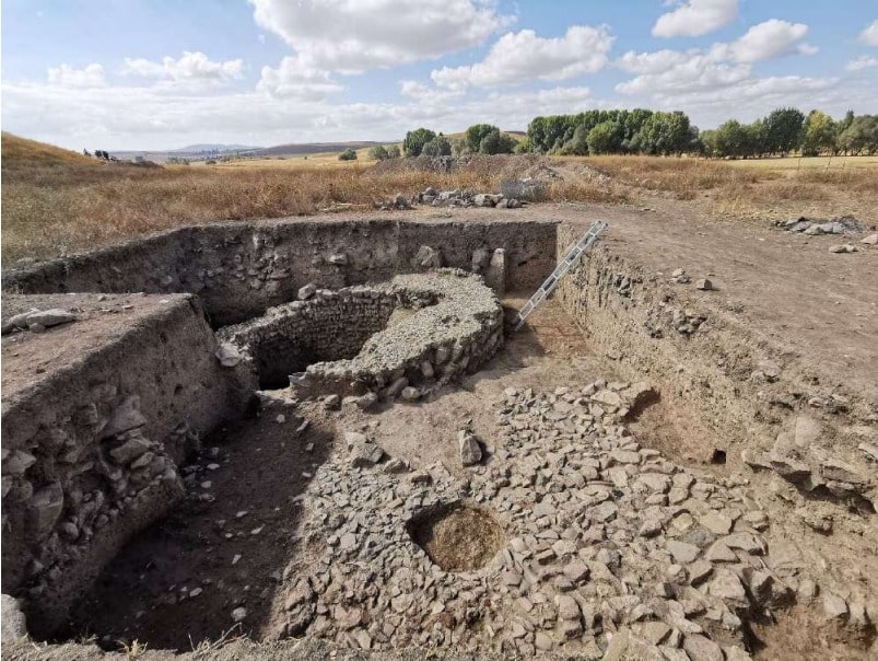 Uşaklı Höyük'te ortaya çıkarılan dairesel yapı kutsal Hitit kenti Zippalanda'yı işaret ediyor olabilir
