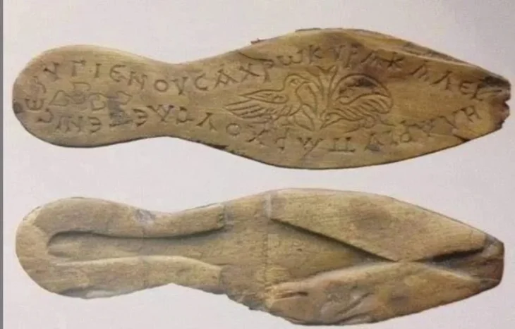 Theodosius Limanı'ndaki gemi enkazında bulunan 1.600 yıllık kadın sandalet ve tarak