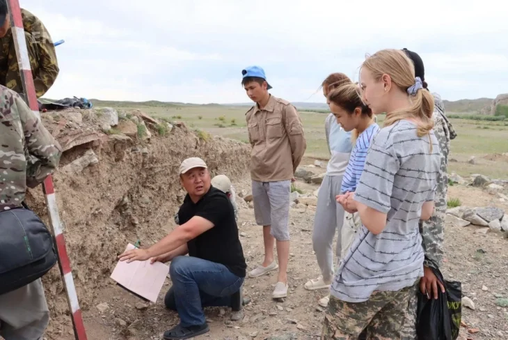 Arkeologlar, Kazakistan'da Tunç Çağı'na ait 4.000 yıllık büyük boyutlu bir bozkır piramidi keşfettiler