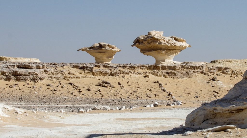 Mısır'ın Beyaz Çölü'ndeki Yardanglar