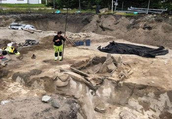 Batı Norveç'te 4000 yıllık bir taş kutu mezarın heyecan verici keşfiBatı Batı Norveç'te 4000 yıllık bir taş kutu mezarın heyecan verici keşfi