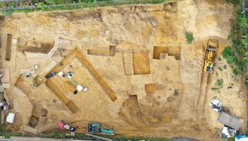 Arkeologlar, Haltern'deki Roma askeri kampının bulunduğu yerde iki küçük Roma tapınağı keşfettiler