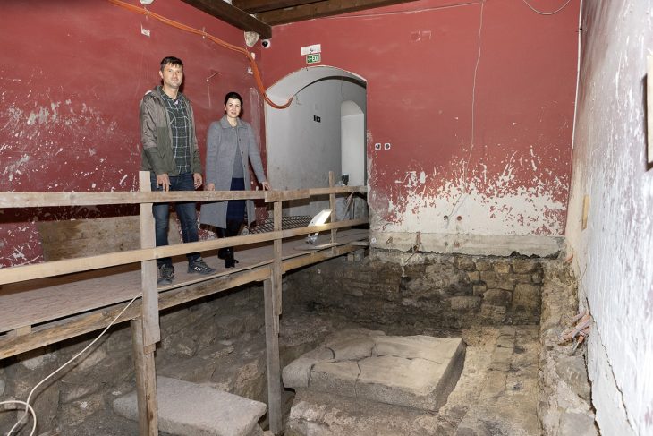Arkeologlar, Hırvatistan'daki şehir müzesinin altında büyük Roma hamamı keşfettiler