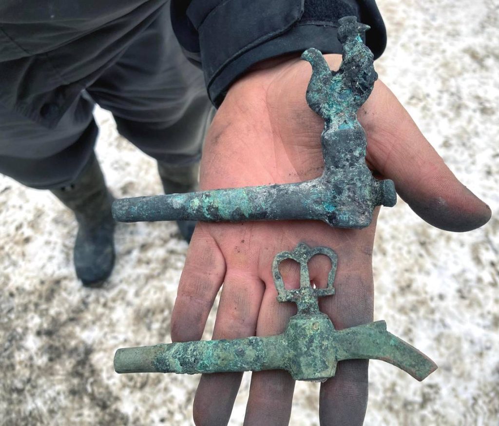 Arkeologlar, bölgede birkaç bronz musluk keşfedildiğini söyledi. Fotoğraf: KOE Rostock
