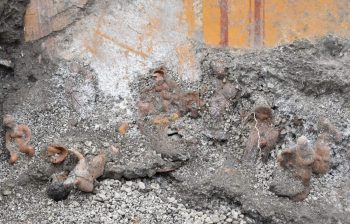 Pompeii Domus'ta tanrıça Kibele kültü ile ilişkilendirilen pişmiş toprak figürünleri keşfedildi