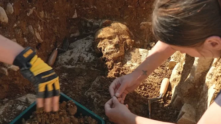 Galler'de nadir, erken bir Orta Çağ mezarlığı ortaya çıkarıldı