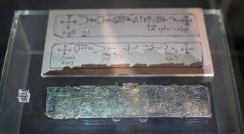 600 Yıllık Kurşun Tablet Eski Bir Litvanya Yazısı İle Yazılmış Olabilir mi