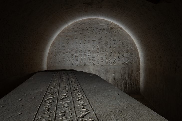 Çek arkeologlar Mısır'ın Abusir kentinde Ölüler Kitabı metinleri ile donatılmış kraliyet katibinin mezarını keşfettiler