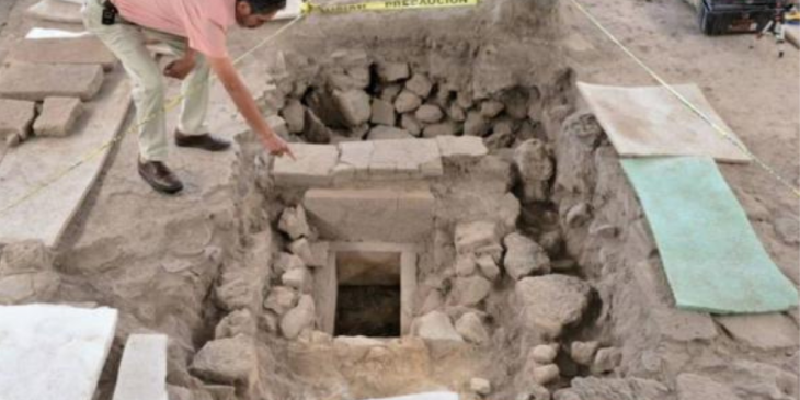 INAH arkeologları Tlatelolco'da nadir tören bıçakları keşfetti