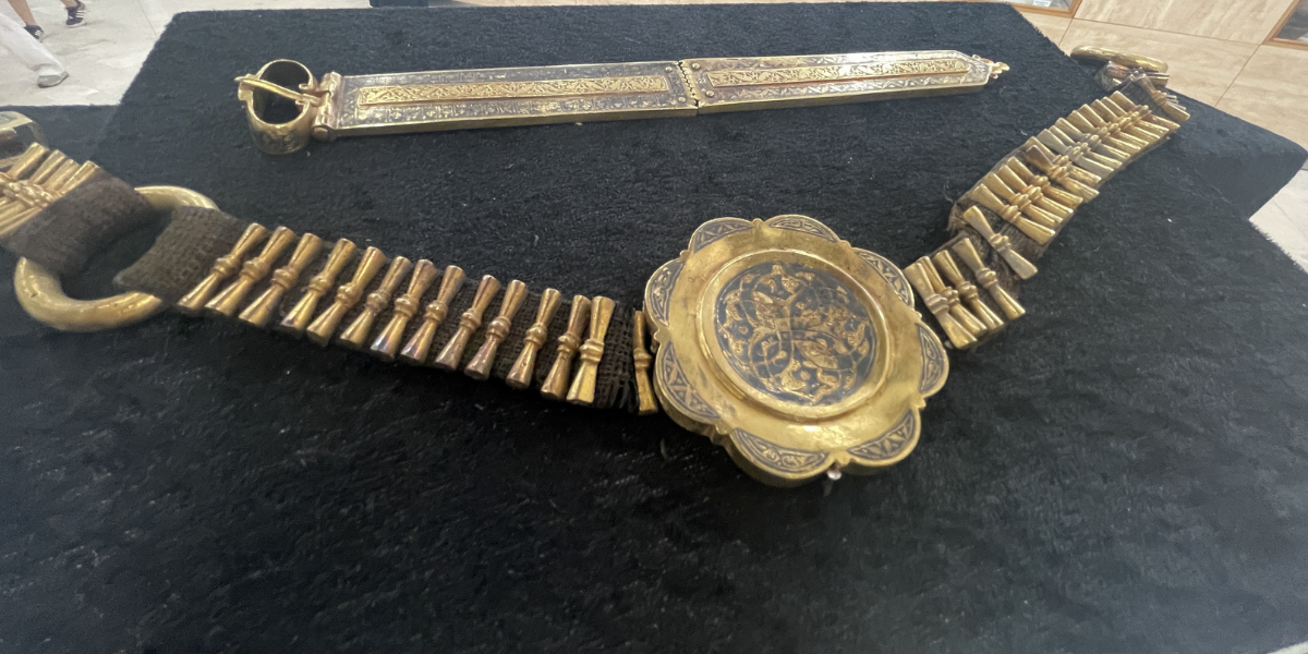Ani Harabeleri'nde ortaya çıkarılan ve 22 yıldır koruma altında tutulan altın kemer sergilenmeye başlandı