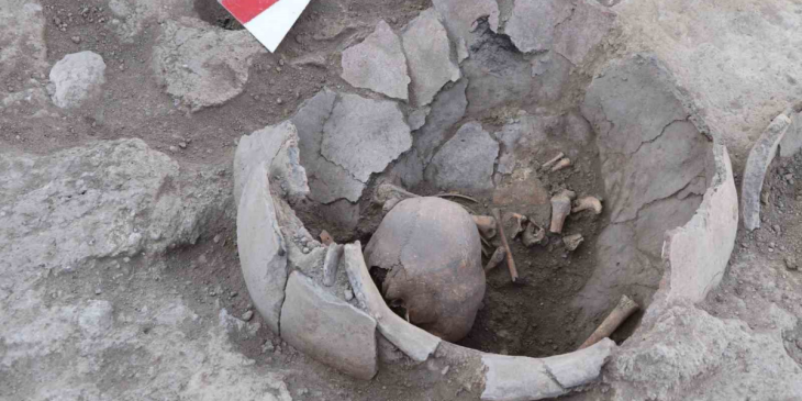 Yassıhöyük'te 6.000 yıllık şekillendirilmiş çocuk kafatası bulundu