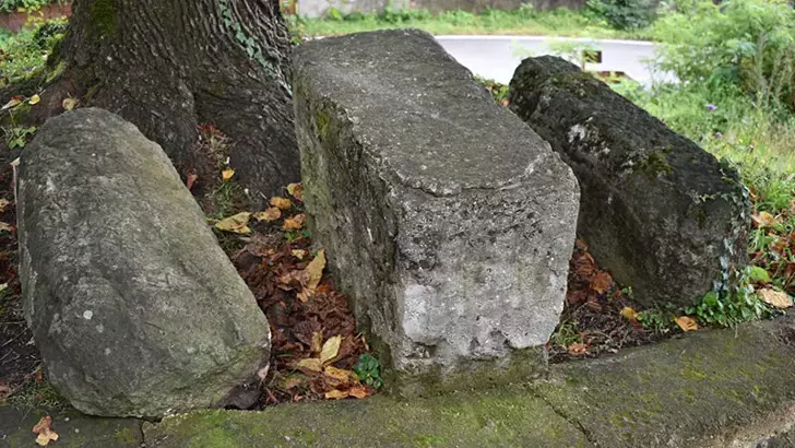 Ordu'da cami cemaatının yıllardır oturduğu taşın, Roma İmparatoru III. Gordianus dönemi bir mil taşı olduğu ortaya çıktı