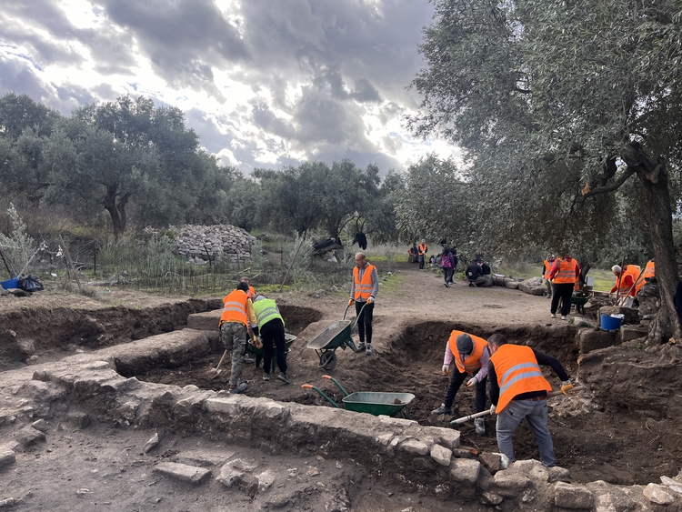 Herakleia kazılarında ortaya çıkarılan bazı eserlerde 2000 yıllık pati izleri bulundu