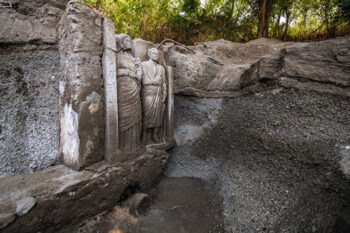 Pompeii'de Yeni Keşif: Porta Sarno Nekropolü'nde Yaşam Boyu Aşkı Tasvir Eden Antik Mezar Rölyefi Gün Yüzüne Çıktı